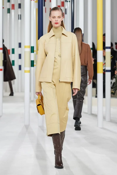 Look 54
